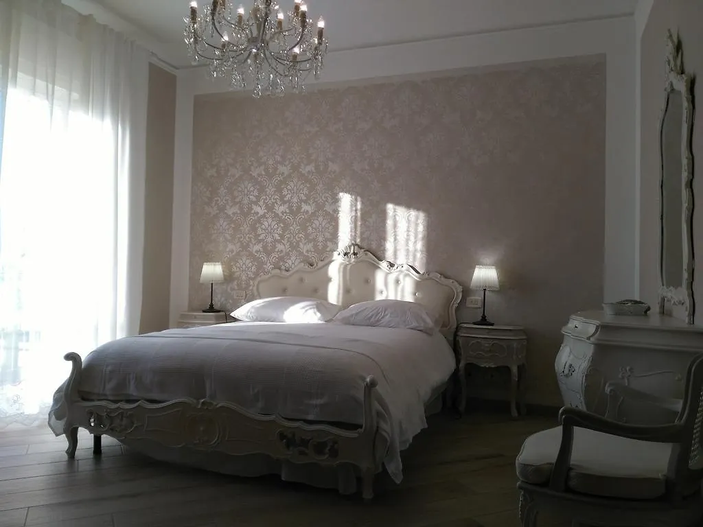 La Valinfiore Charming Home Montecarlo 0*,
